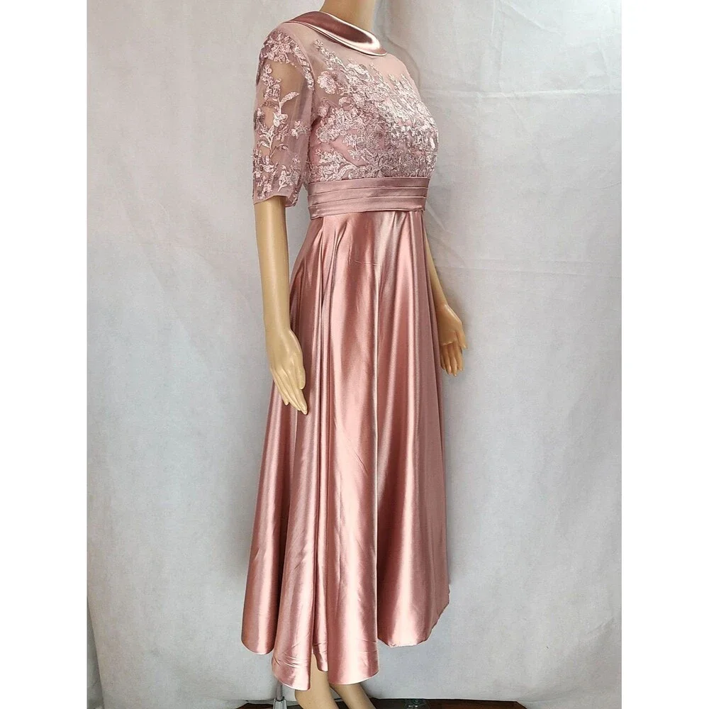 Elegant Pink Lace Dress - Picture 8 of 9